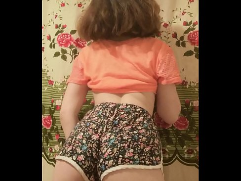 ❤️ Giovane pupa sexy fa uno striptease riprendendo i suoi pantaloncini alla telecamera ☑ Sluts al it.rassadakubani.ru ❤️